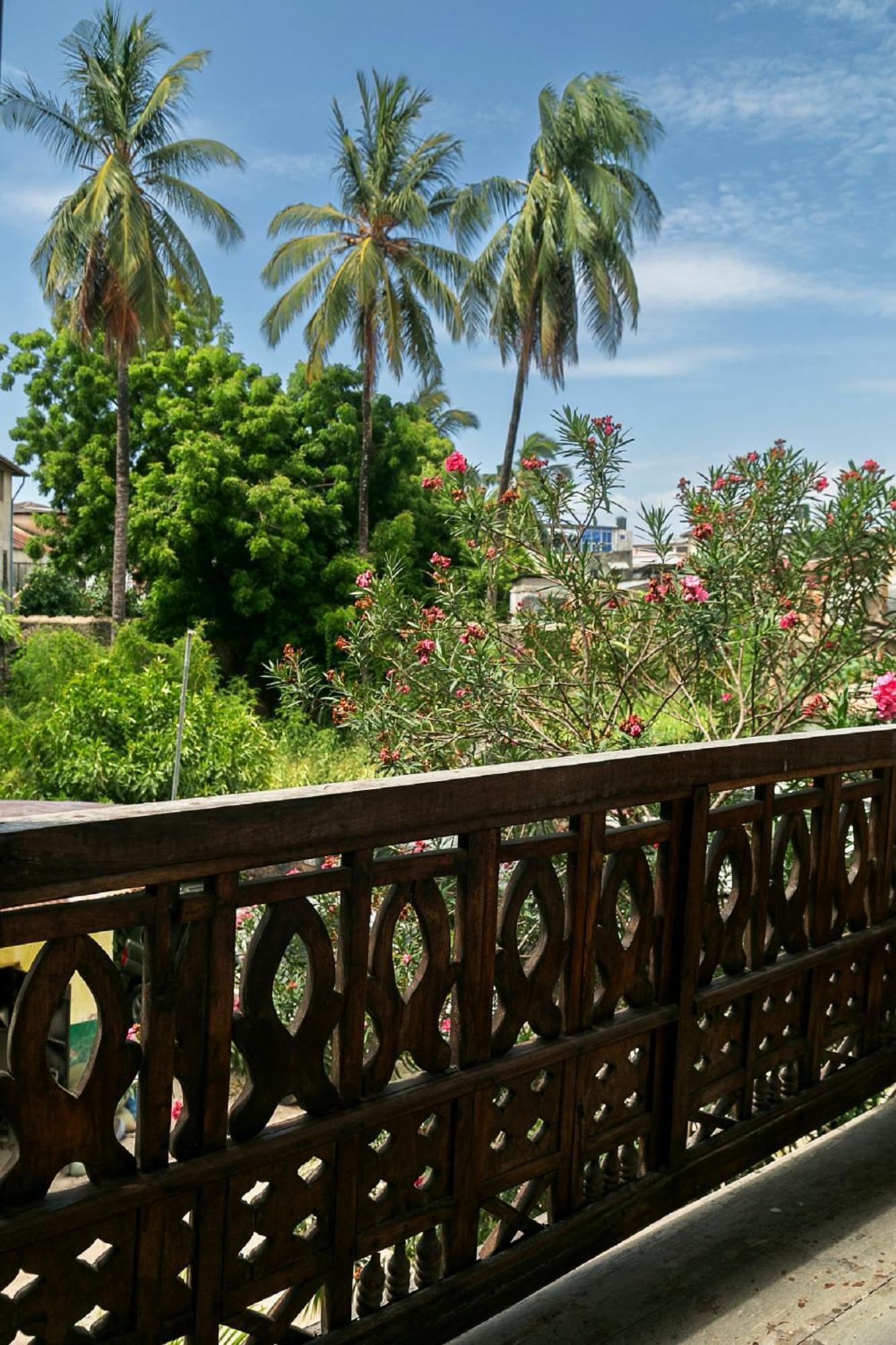 Town Nest Hotell